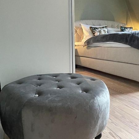 Schoene Grosse 4 Zimmer-Altbauwohnung Kiel Dış mekan fotoğraf