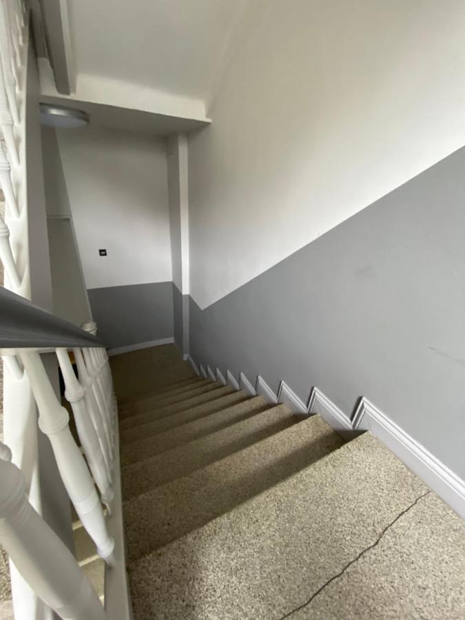 Schoene Grosse 4 Zimmer-Altbauwohnung Kiel Dış mekan fotoğraf