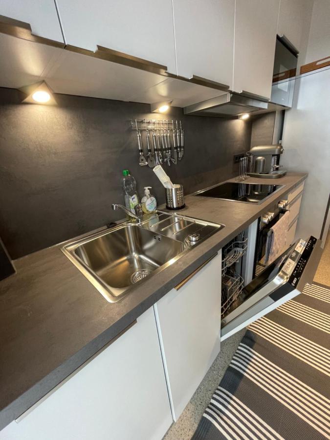Schoene Grosse 4 Zimmer-Altbauwohnung Kiel Dış mekan fotoğraf