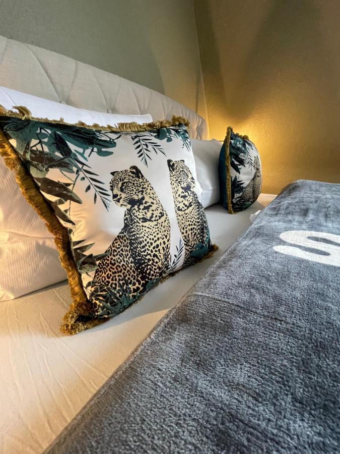 Schoene Grosse 4 Zimmer-Altbauwohnung Kiel Dış mekan fotoğraf